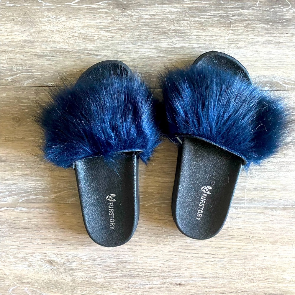 Fur slipper slides